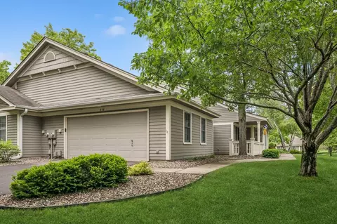 858 Ivy Ln, Eagan, MN 55123