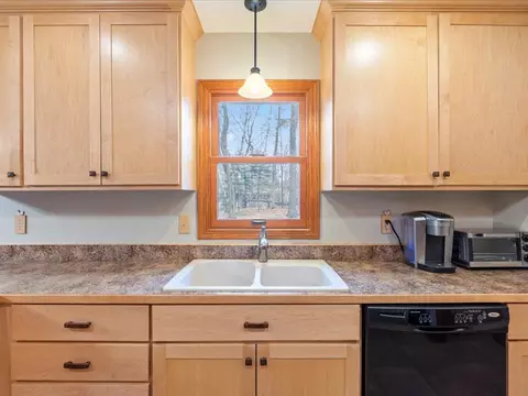 Kitchen - 16196 Birch Ln, Brainerd, MN 56401 photo 4 of 5