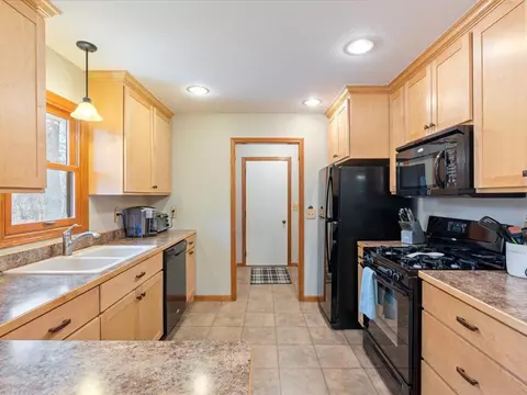 Kitchen - 16196 Birch Ln, Brainerd, MN 56401 photo 2 of 5