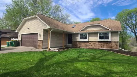 2924 98th Ave N, Brooklyn Park, MN 55444