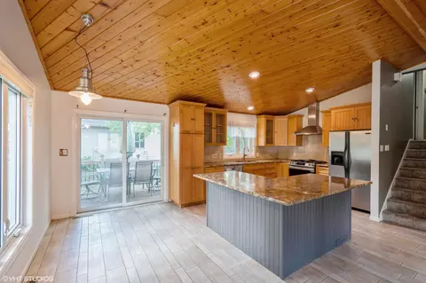 Kitchen - 5259 Clayton Dr, Maple Plain, MN 55359 photo 3 of 6