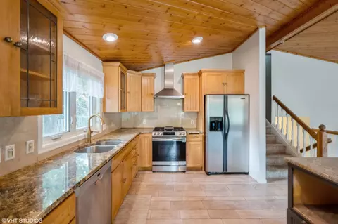 Kitchen - 5259 Clayton Dr, Maple Plain, MN 55359 photo 5 of 6