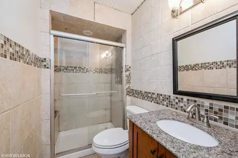 Bath - 5259 Clayton Dr, Maple Plain, MN 55359 photo 1 of 3