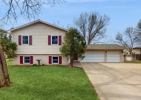 2919 8th Ave, Anoka, MN 55303