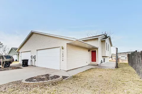14914 Glenbrook Ave N, Hugo, MN 55038