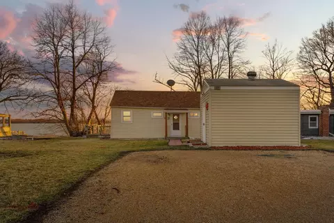 614 Doran Dr, Madison Lake, MN 56063