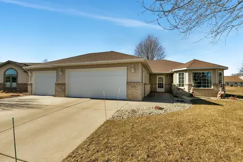 835 Willow View Ln, Waite Park, MN 56387