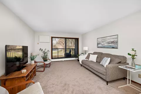 4 Pine Tree Dr #132, Arden Hills, MN 55112