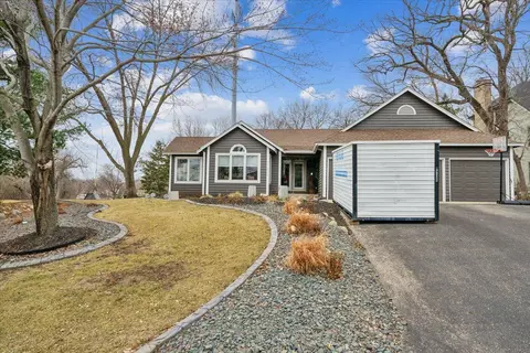 11438 Zion Cir, Bloomington, MN 55437