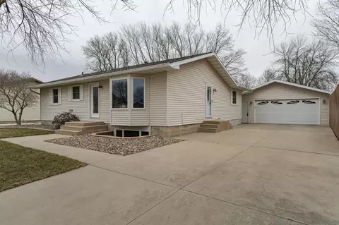 204 4th Ave NE, Kasson, MN 55944