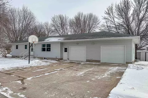 22 N 9th Ave, Minnesota Lake, MN 56068