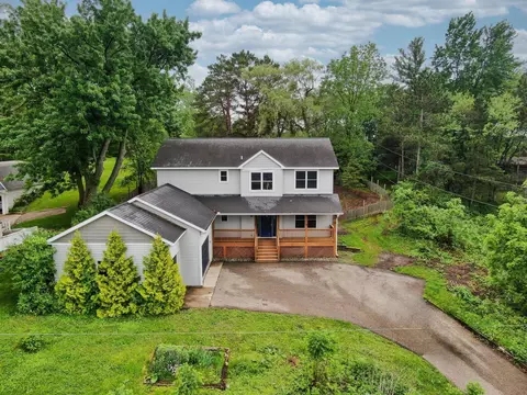 2336 Highwood Ave E, Maplewood, MN 55119