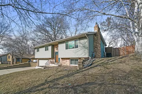 7000 Crest Dr, Maple Grove, MN 55311