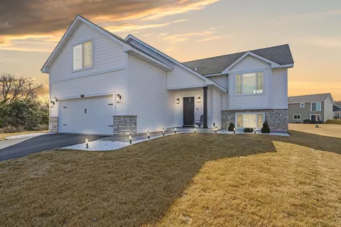 1276 Rich River Way, New Richmond, WI 54017