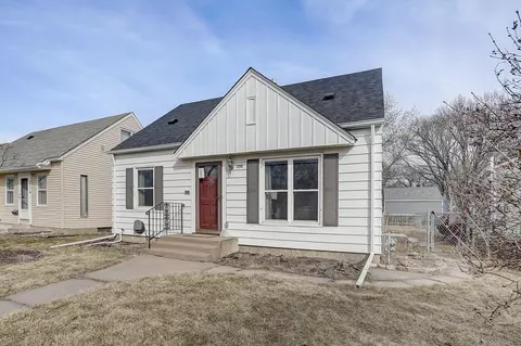 2708 York Ave N, Robbinsdale, MN 55422