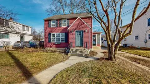 1327 3rd St NE, Rochester, MN 55906