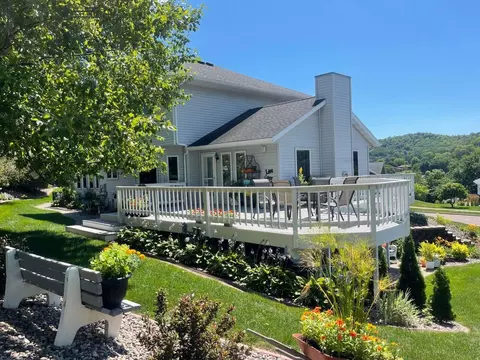 204 Eagles Bluff Rd, La Crescent, MN 55947 photo 15