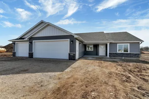 84 Meadow Ln, Cold Spring, MN 56320