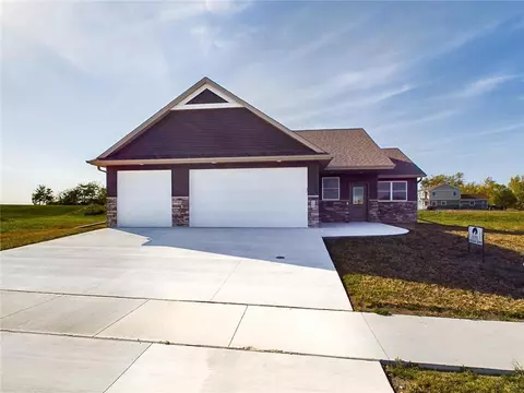 307 Falcon Run, Eagle Lake, MN 56024