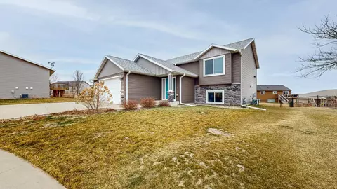 3122 Tamarack Ln SE, Rochester, MN 55904