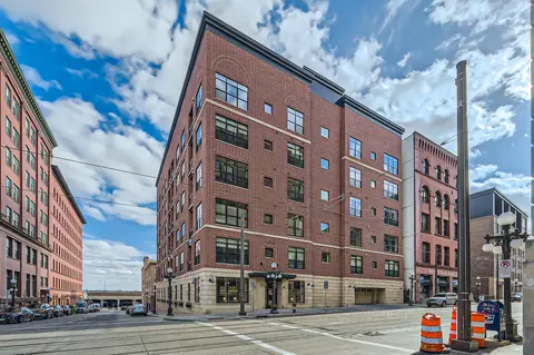 270 4th St E #103, Saint Paul, MN 55101