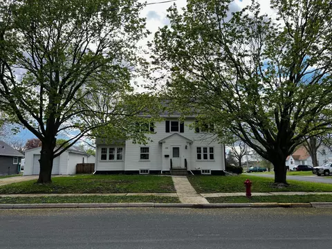 110 N Thompson St, Delavan, MN 56023