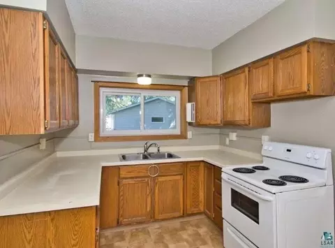 219 4th St, Proctor, MN 55810 photo 4