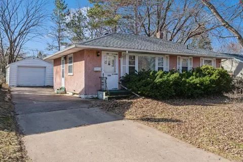 2350 Cowern Pl E, North Saint Paul, MN 55109