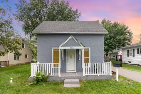 1127 5th St NW, Elk River, MN 55330
