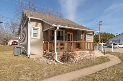 912 Grant Blvd W, Wabasha, MN 55981