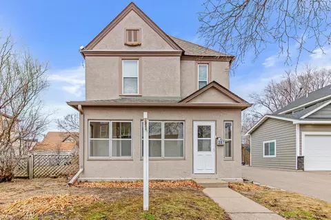 207 20th Ave NE, Minneapolis, MN 55418