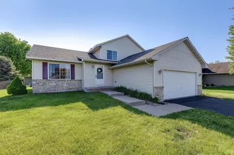 1001 Century Ct, Belle Plaine, MN 56011