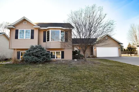 1820 Highland Dr, Hastings, MN 55033