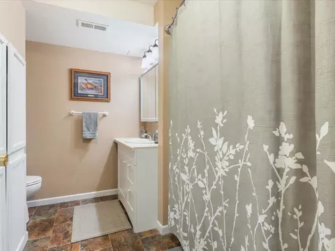 Bath - 815 Beech St, Brainerd, MN 56401 photo 2 of 2