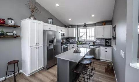 9447 Glenborough Dr, Elko New Market, MN 55020