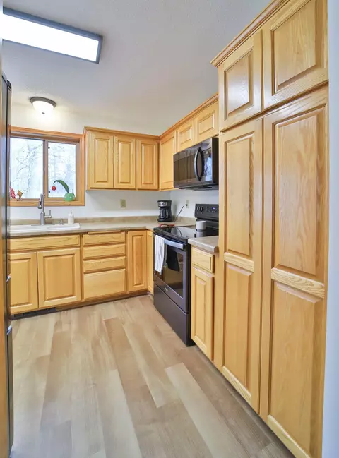 Kitchen - 18062 Skye Rd, Brainerd, MN 56401 photo 4 of 5
