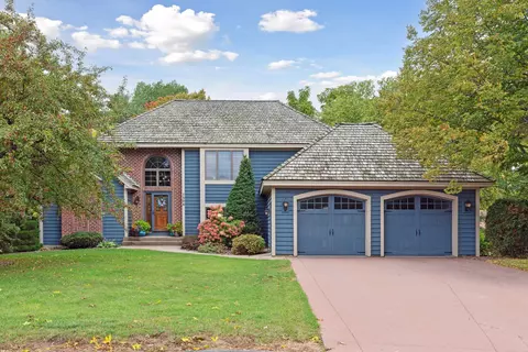 1304 Wagonwheel Ct, White Bear Township, MN 55110