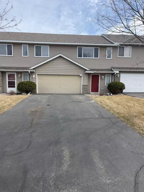 4416 Blakewood Dr, Shakopee, MN 55379