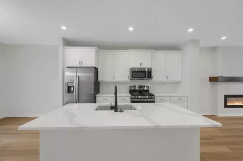 8652 Kenyon Ct NE #E, Blaine, MN 55449