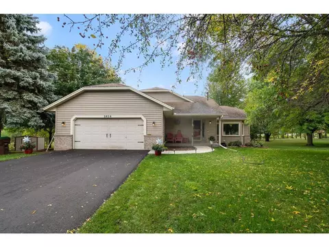 2654 Shadow Ln, Chaska, MN 55318