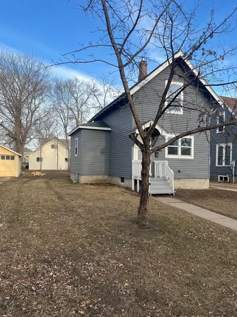 609 3rd St SW, Willmar, MN 56201