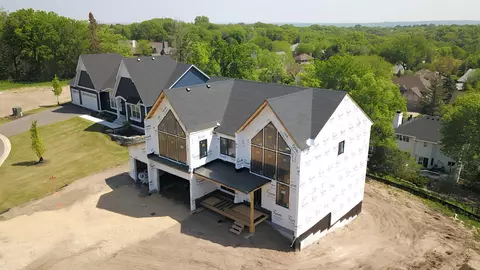11168 Johnson Rdg, Eden Prairie, MN 55347