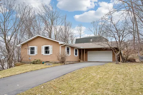 3027 Bluffs Ln, Mound, MN 55364