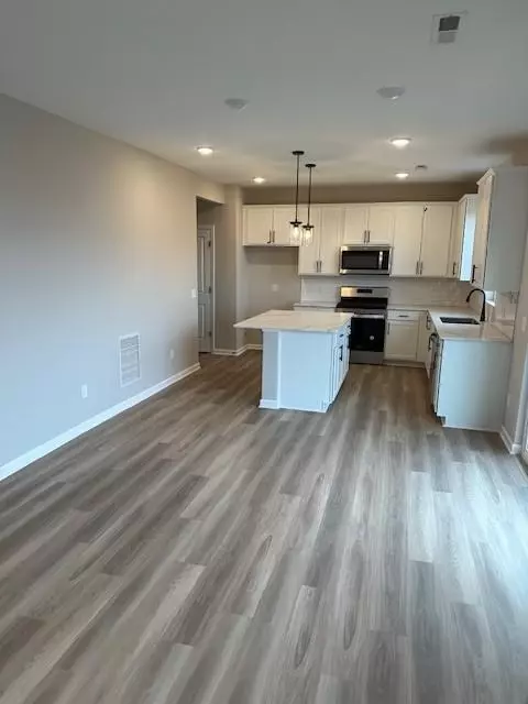 15014 Athgoe Dr, Rosemount, MN 55068 photo 3