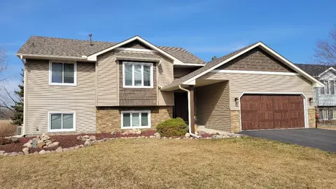 5433 N Golfview Ave N, Oakdale, MN 55128