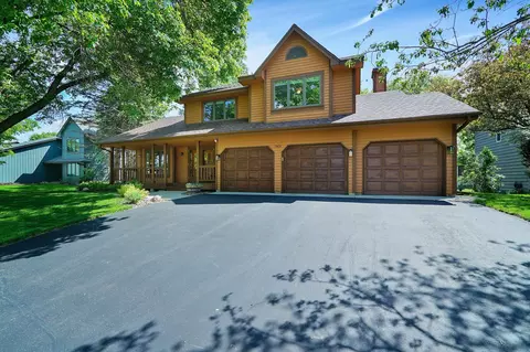 7431 Hames Way, Eden Prairie, MN 55346
