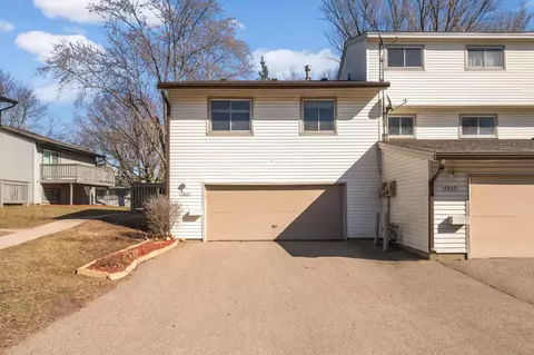 4847 Grenwich Way N, Oakdale, MN 55128