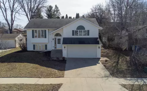 1114 NW 33rd St NW, Rochester, MN 55901