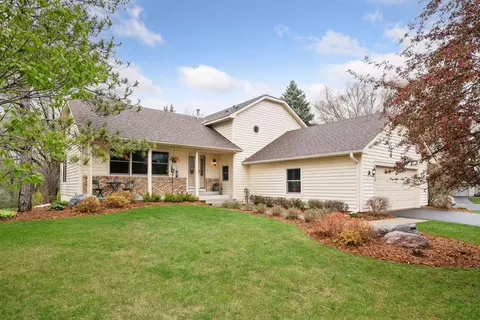 11800 Runnel Cir, Eden Prairie, MN 55347