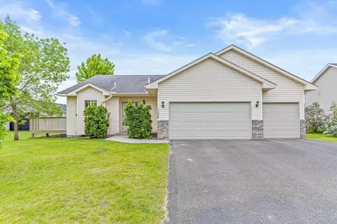 1556 Cedar Dr S, Cambridge, MN 55008